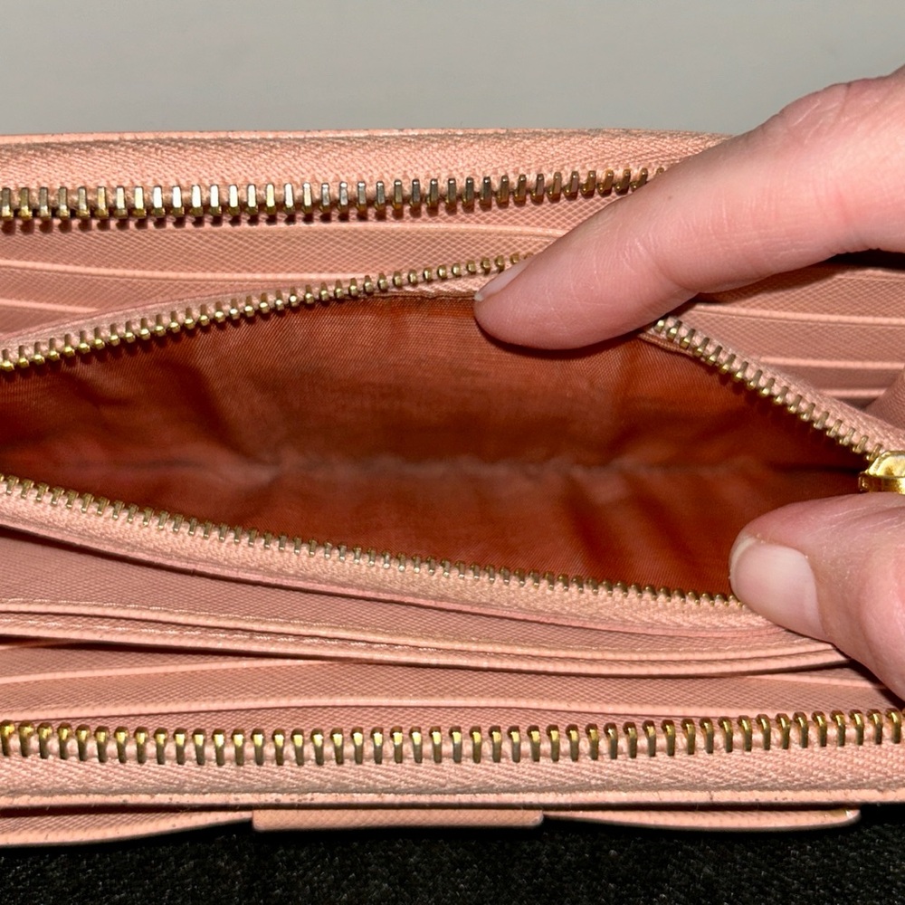 Prada Saffiano Fiocco Bow Zippy Long Wallet in the color Orchidea. With COA - Picture 13 of 15